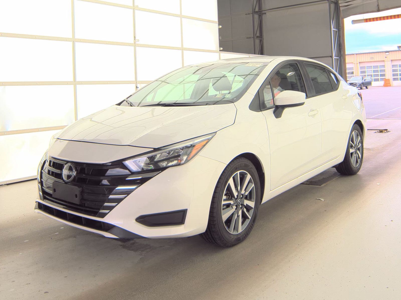 NISSAN VERSA - 1