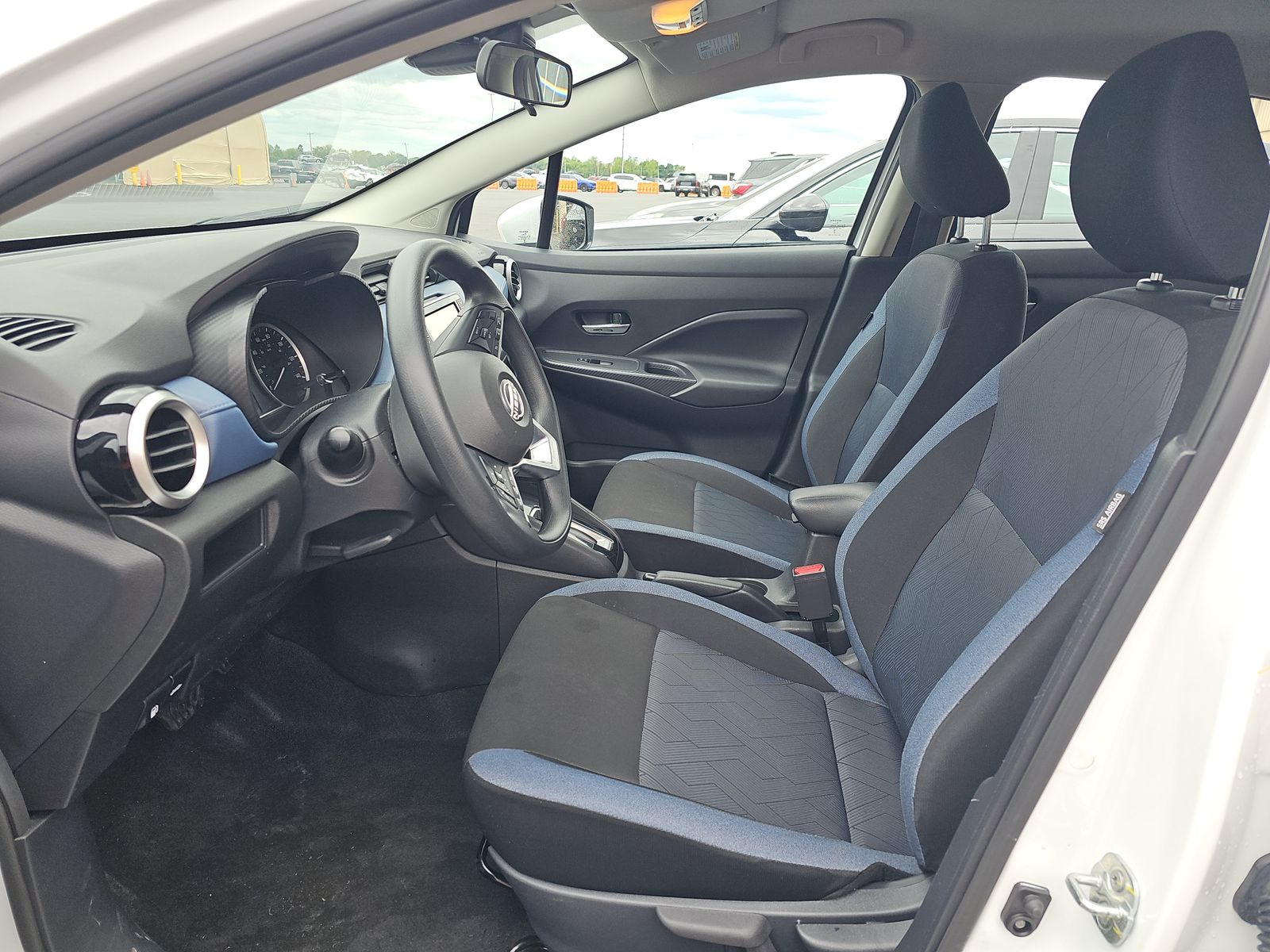 NISSAN VERSA - 8