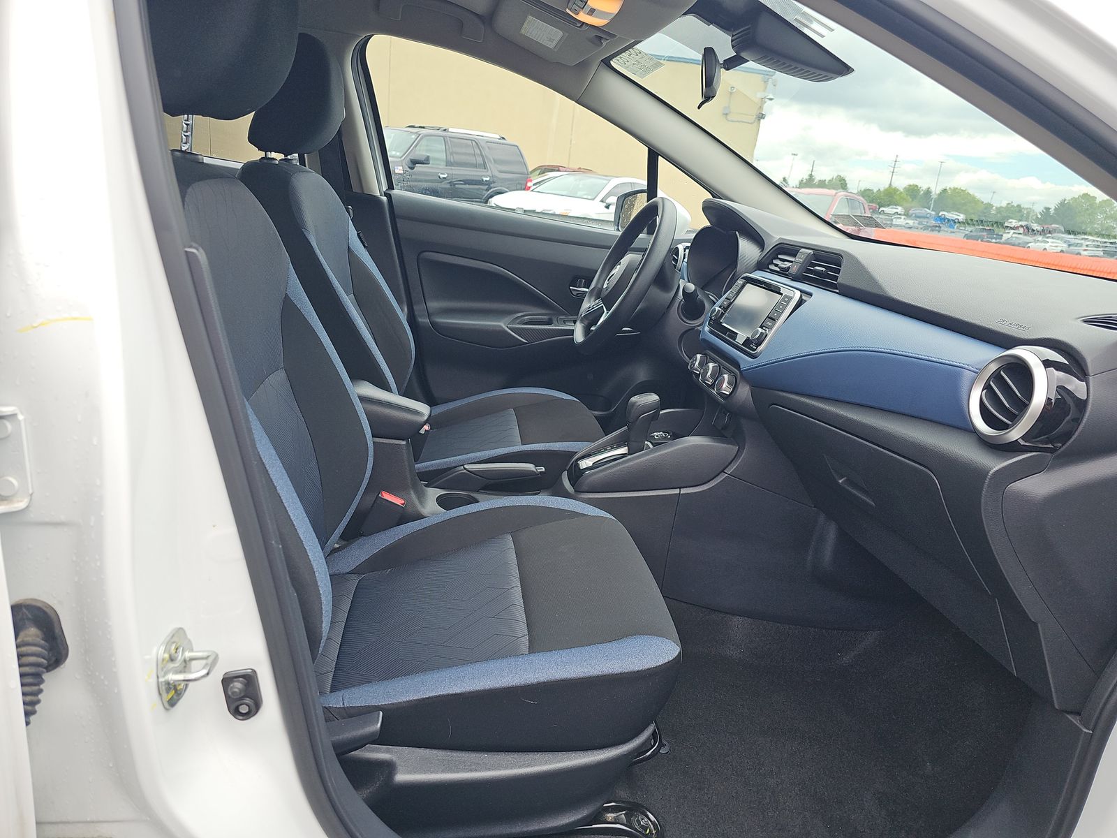 NISSAN VERSA - 9