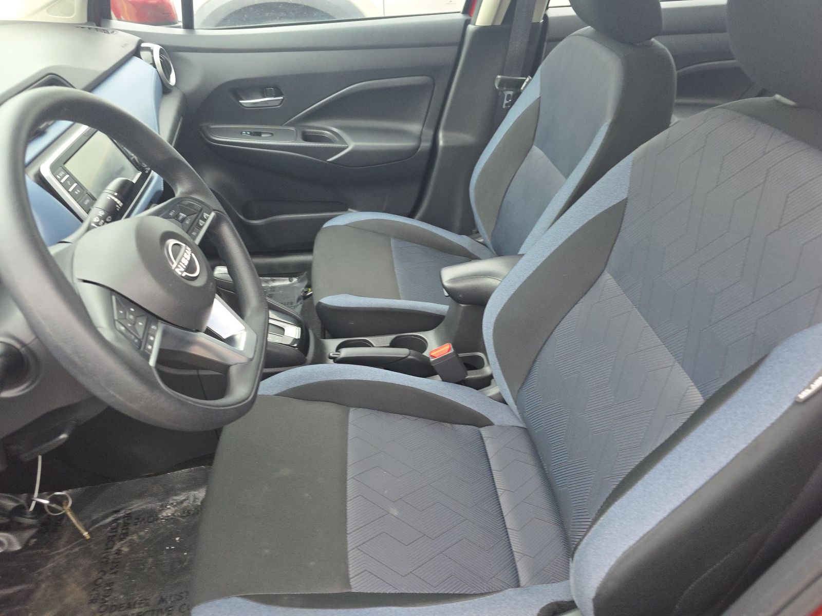 NISSAN VERSA - 8