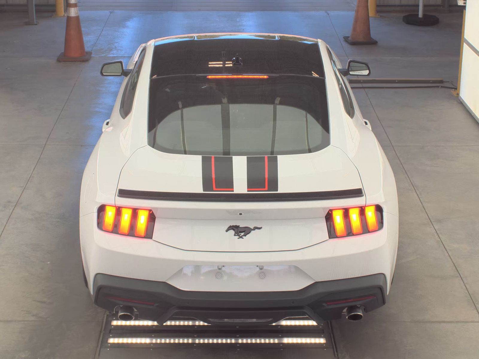FORD MUSTANG - 7