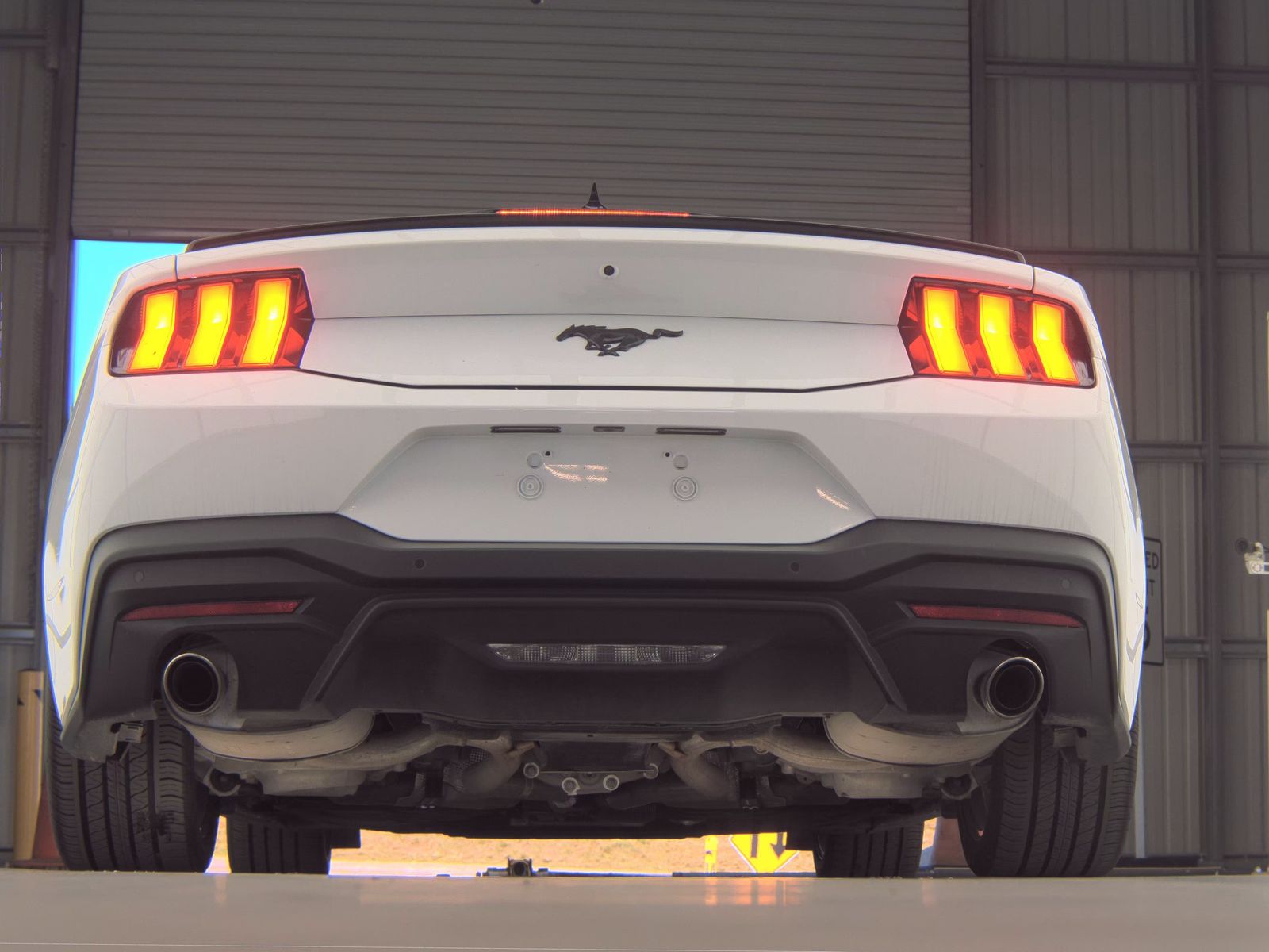 FORD MUSTANG - 8