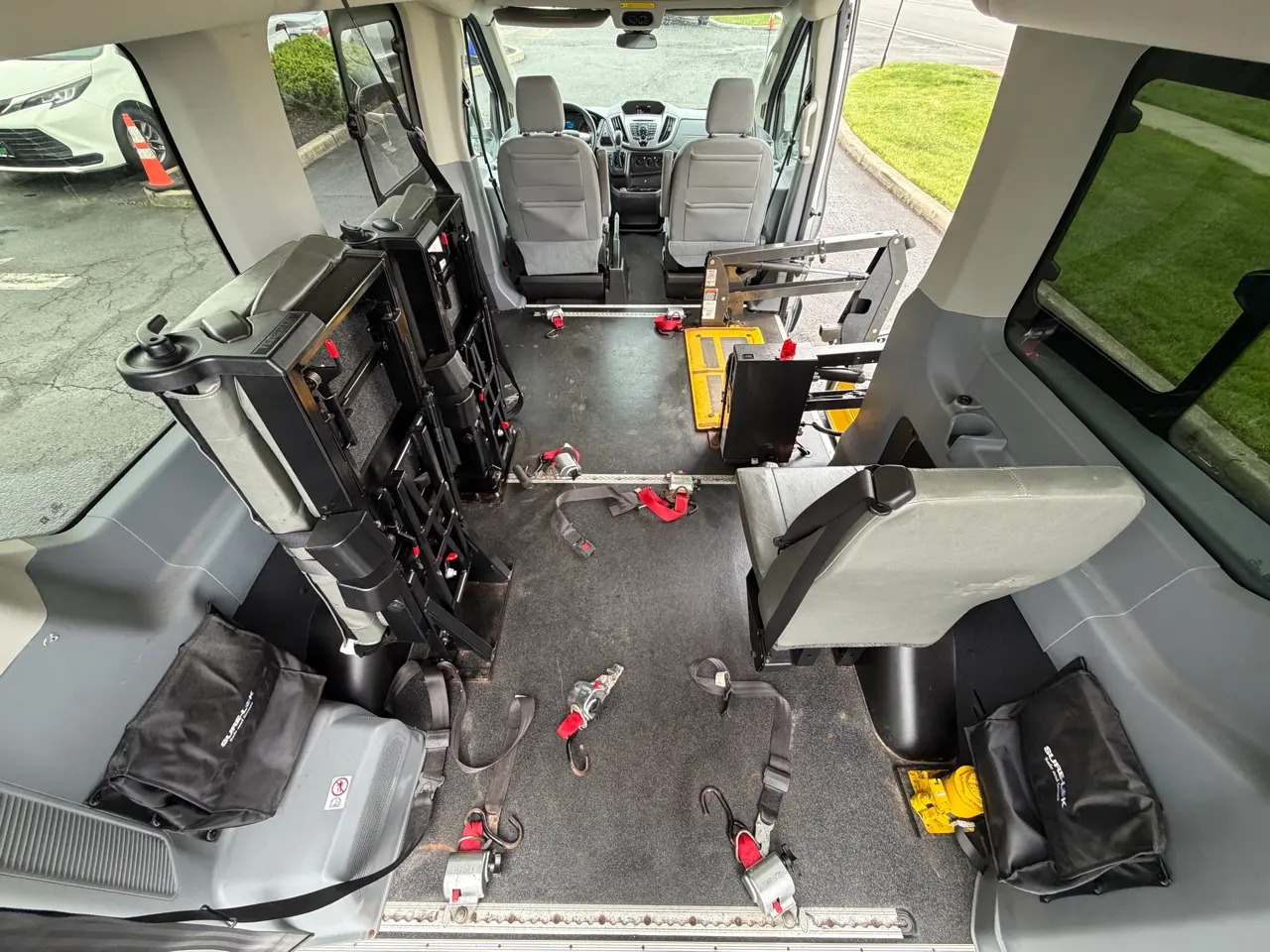 FORD TRANSIT 150 - 3