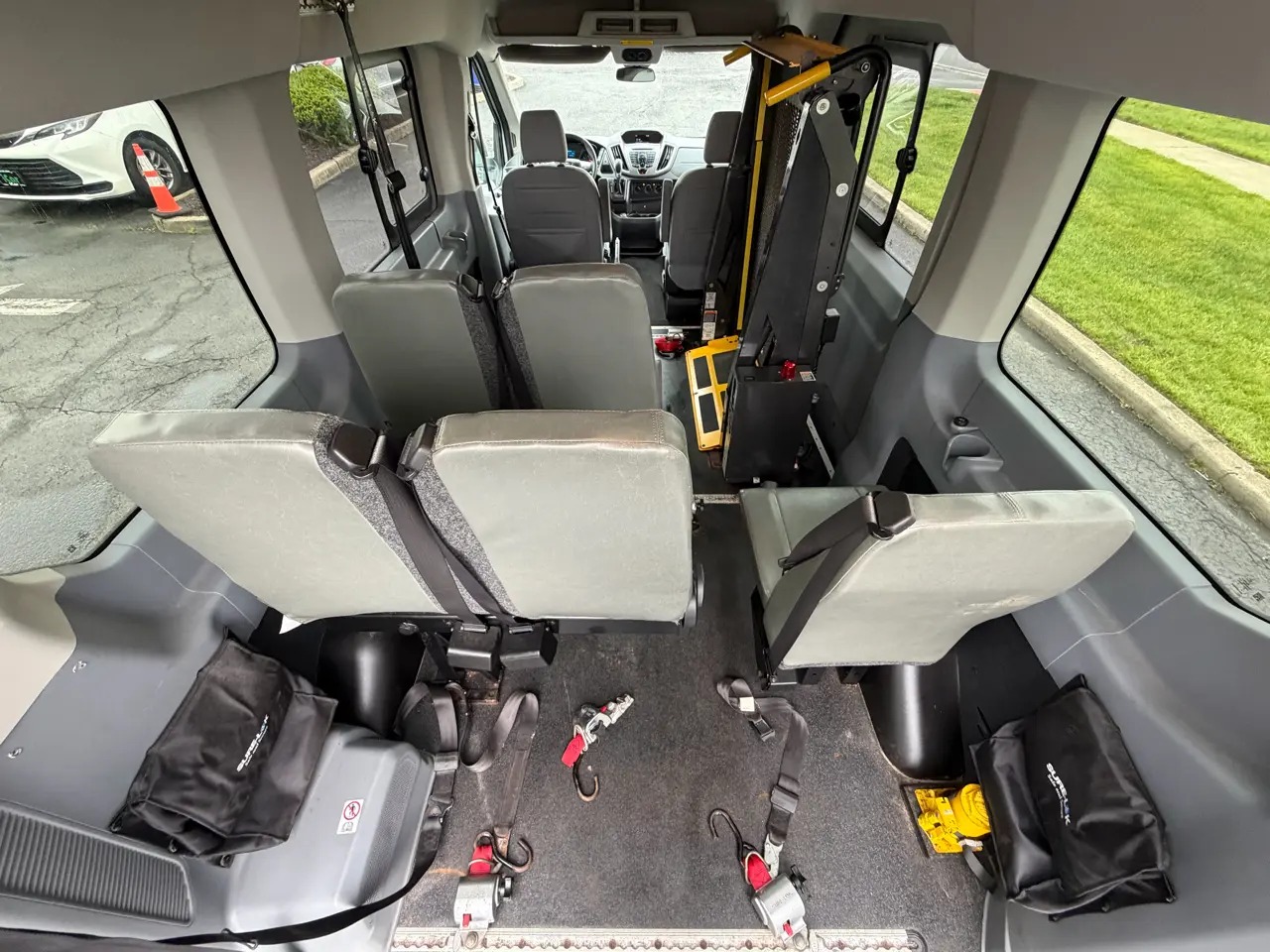 FORD TRANSIT 150 - 4