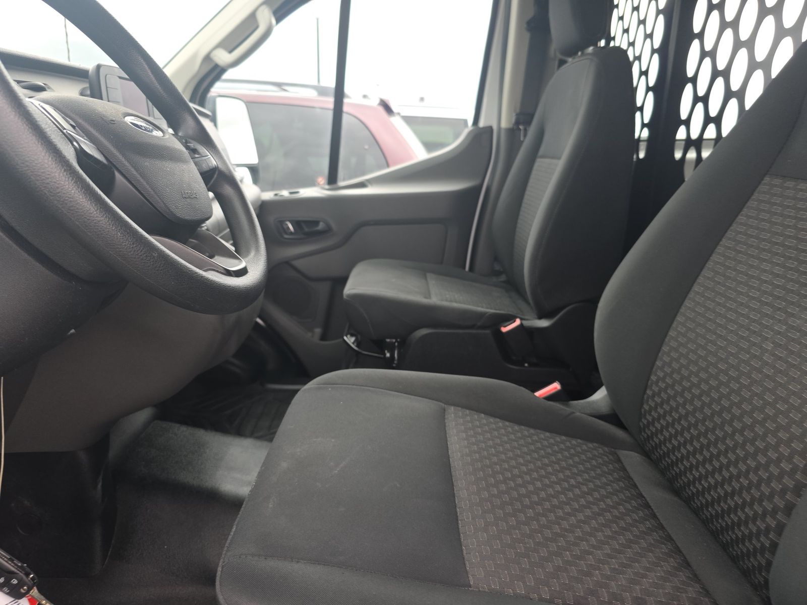 FORD TRANSIT 250 - 8