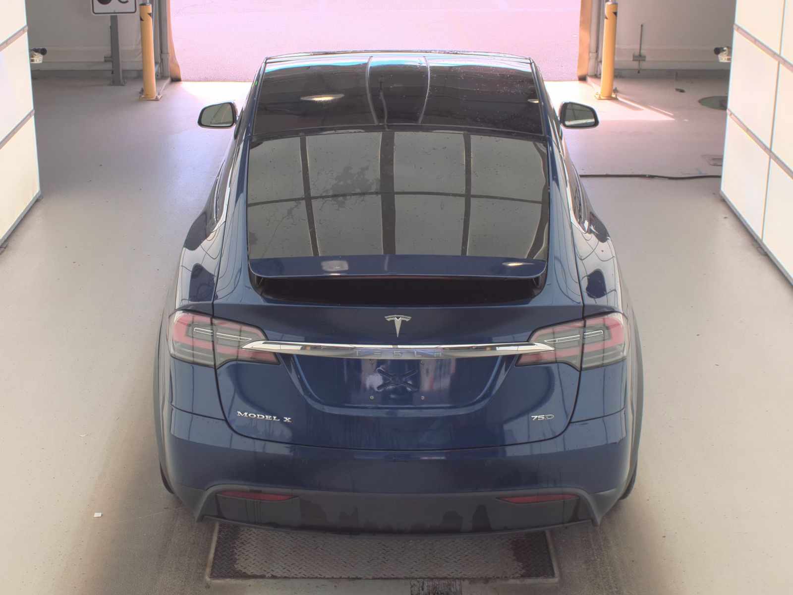 TESLA MODEL X - 7