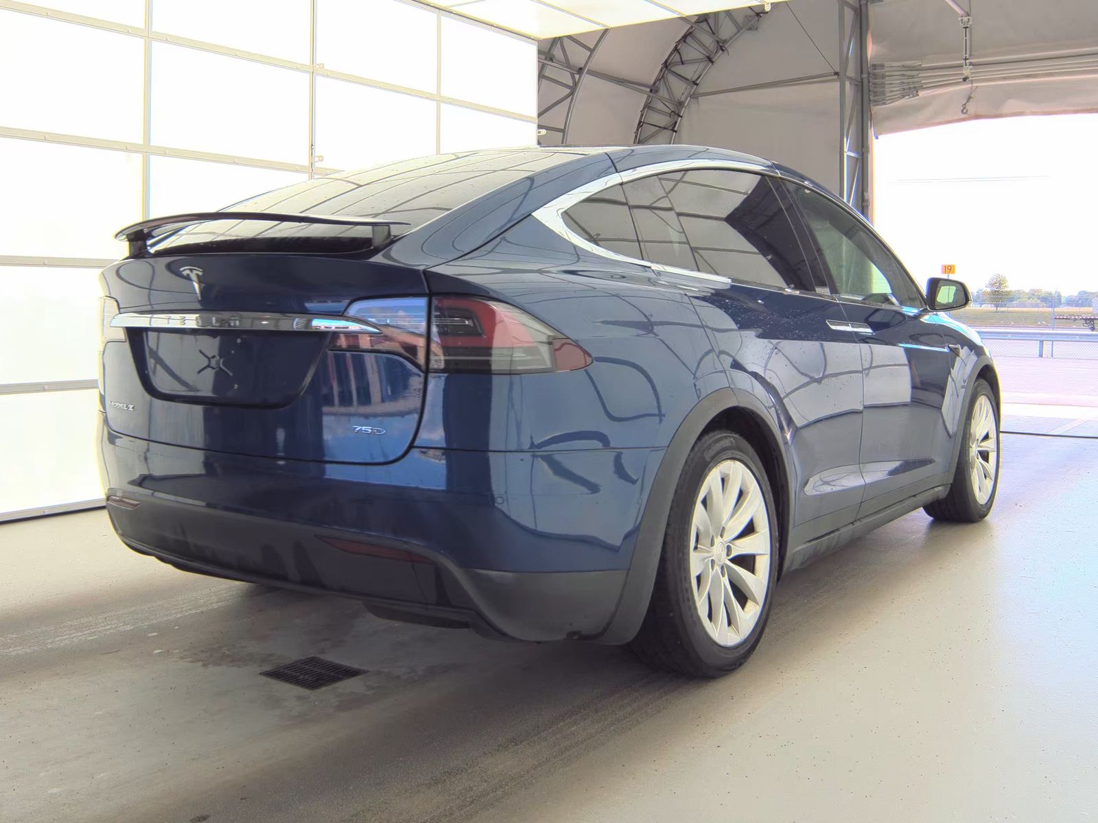 TESLA MODEL X - 6