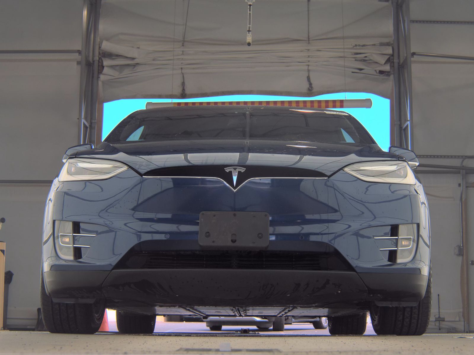 TESLA MODEL X - 4