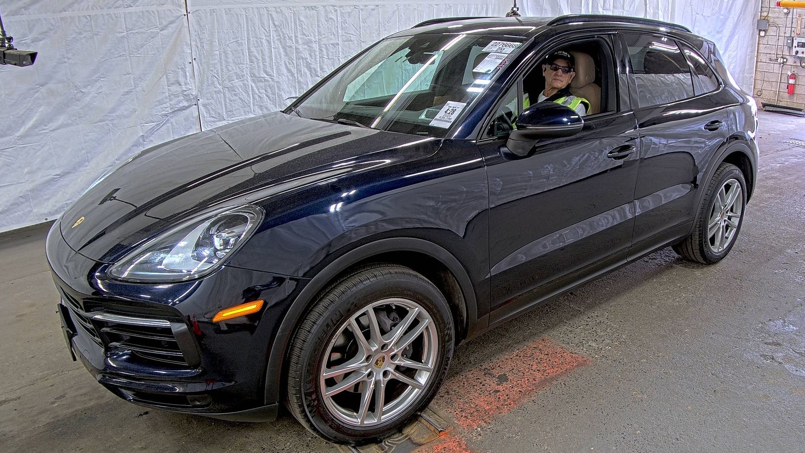 PORSCHE CAYENNE - 1