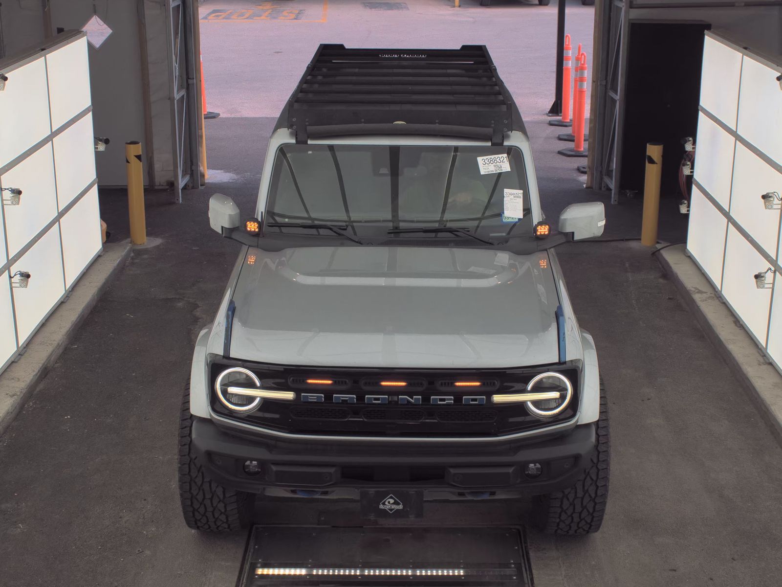 FORD BRONCO - 3