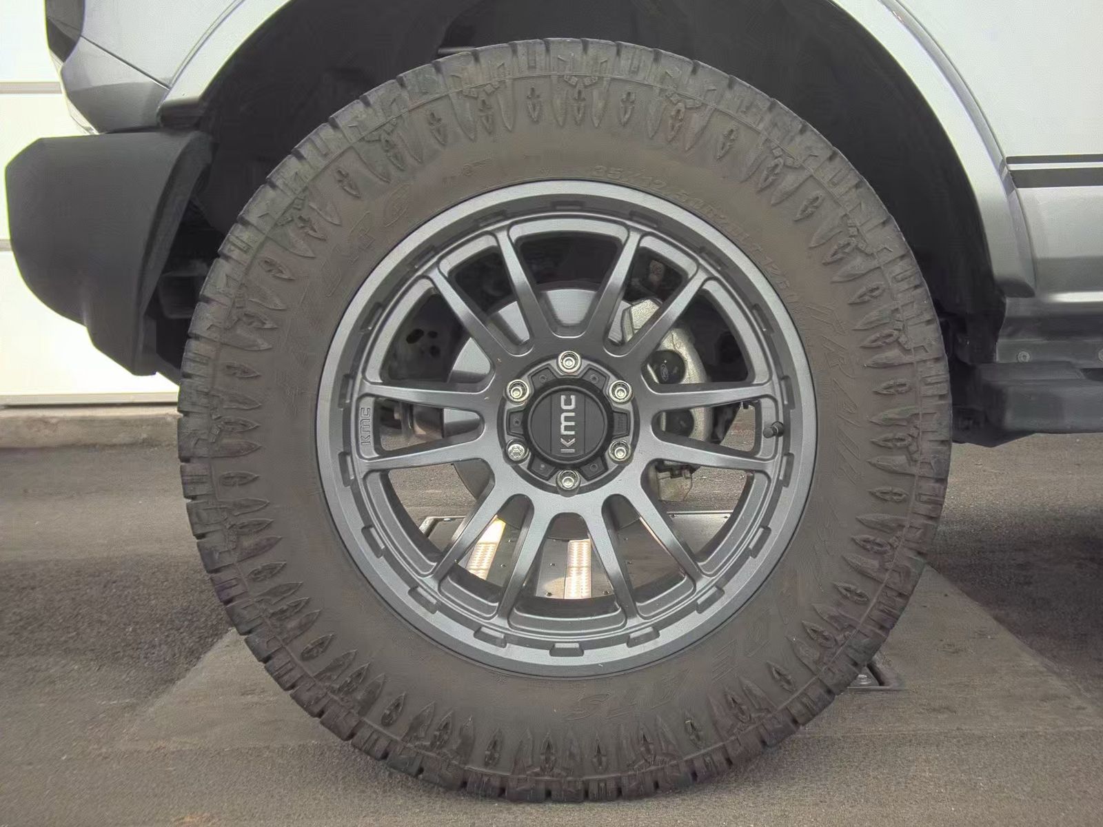 FORD BRONCO - 10