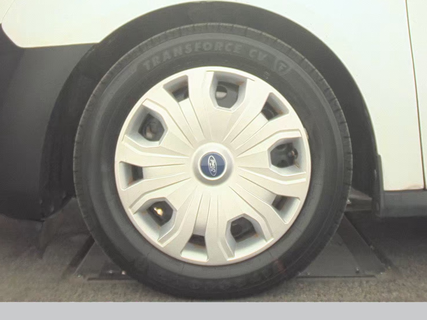 FORD TRANSIT CONNECT - 10