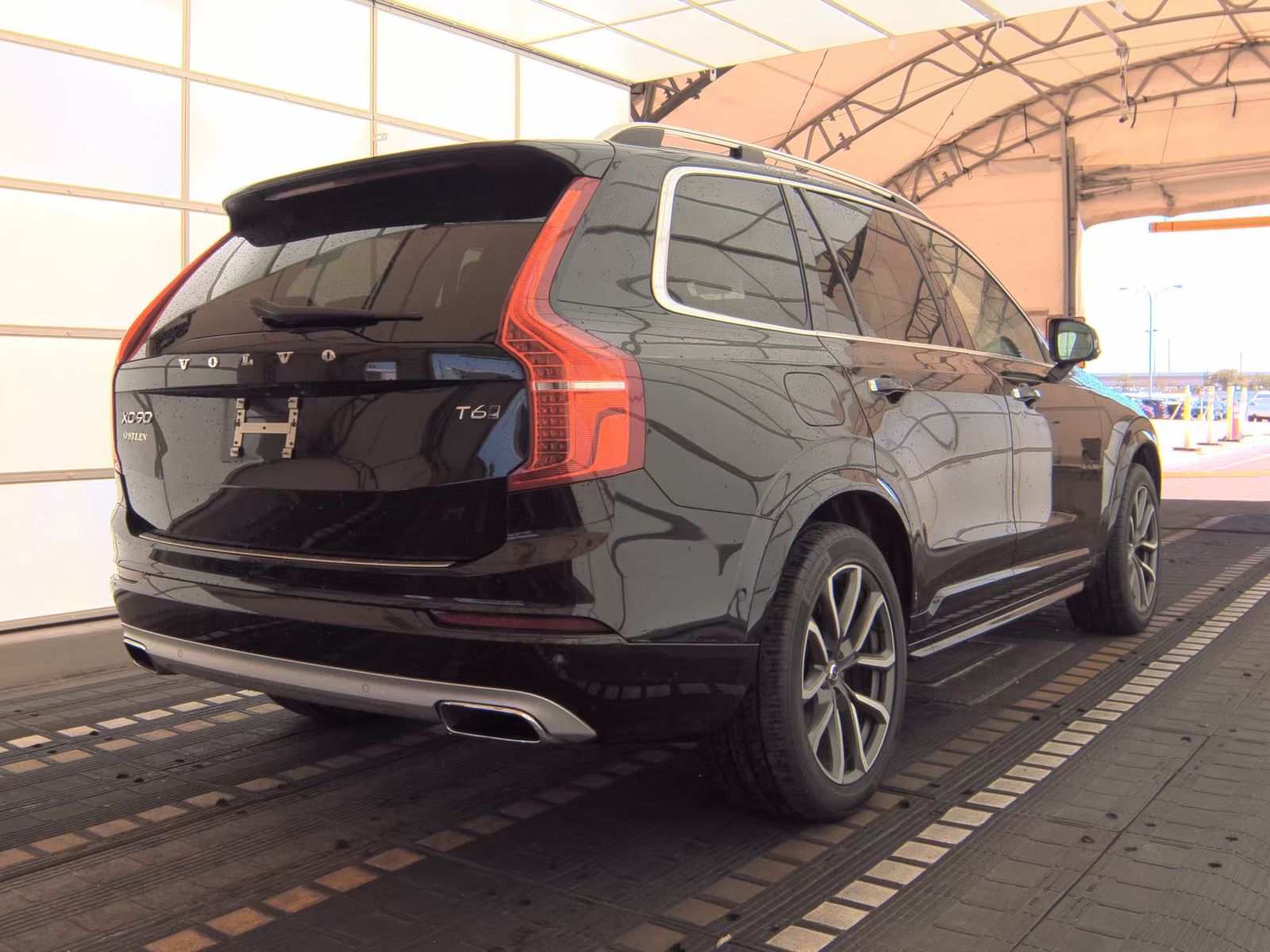 2018 Volvo XC90 T6 Momentum AWD