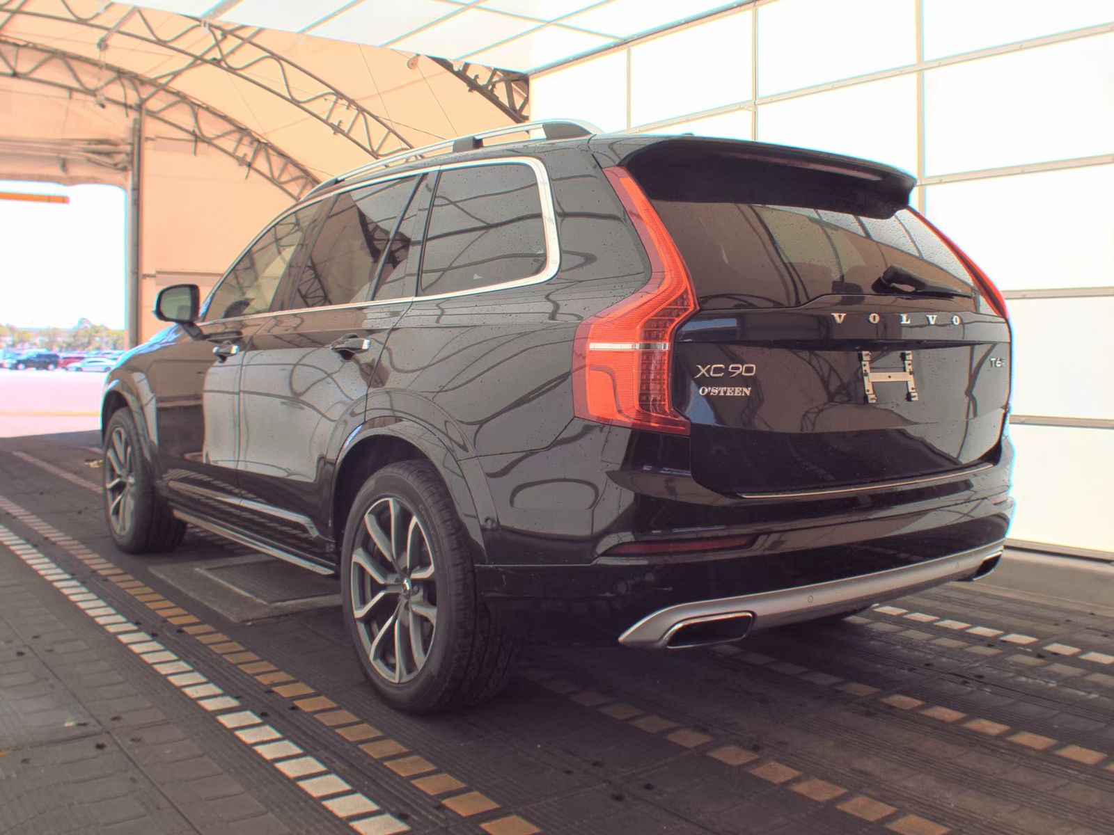 2018 Volvo XC90 T6 Momentum AWD