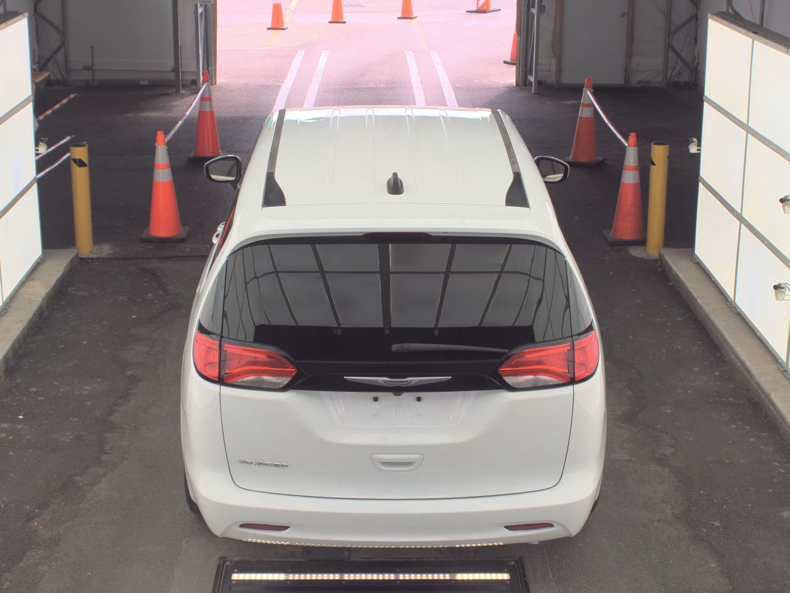 CHRYSLER VOYAGER - 7
