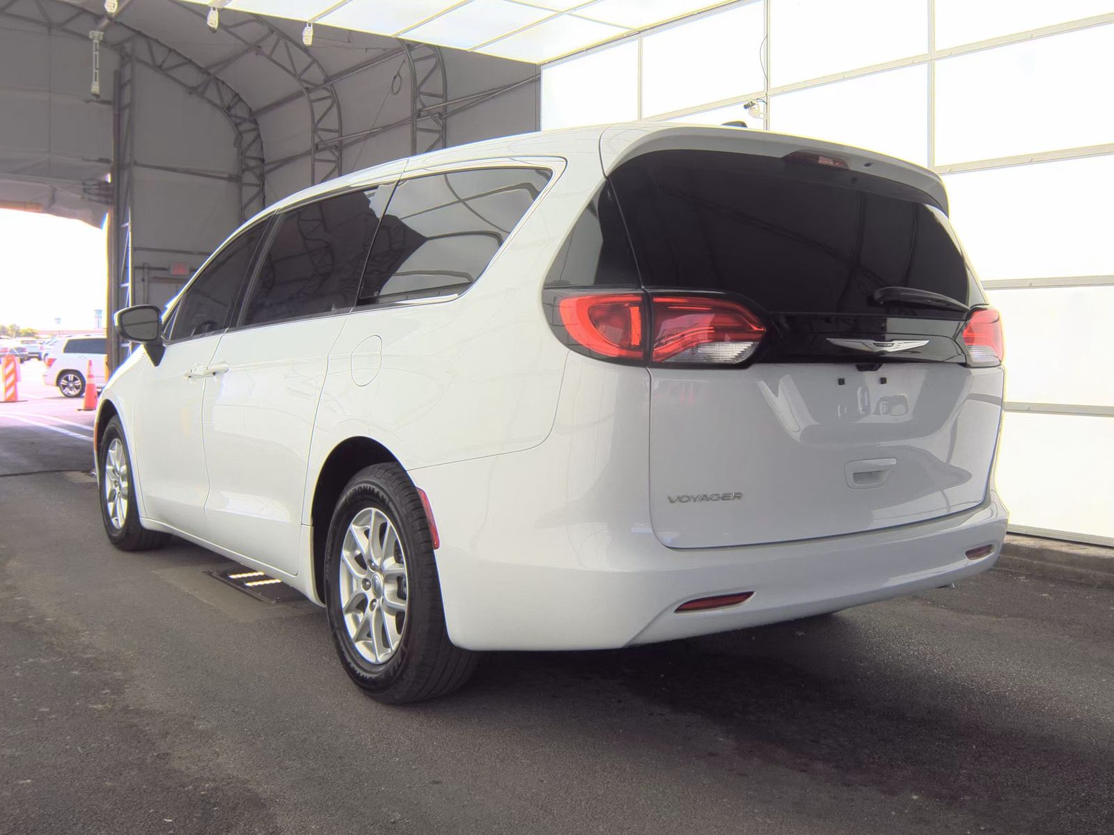 CHRYSLER VOYAGER - 9