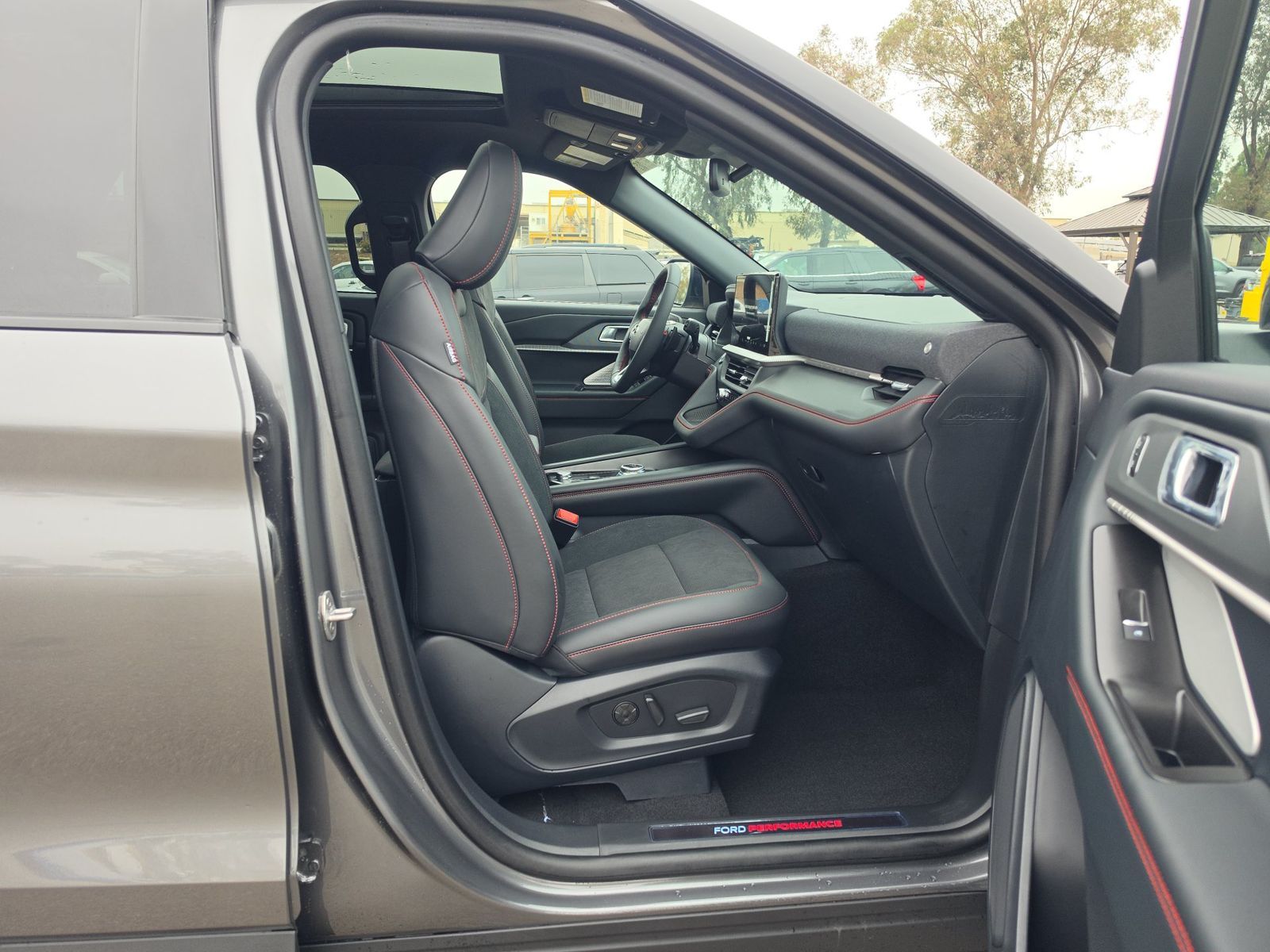 FORD EXPLORER - 9