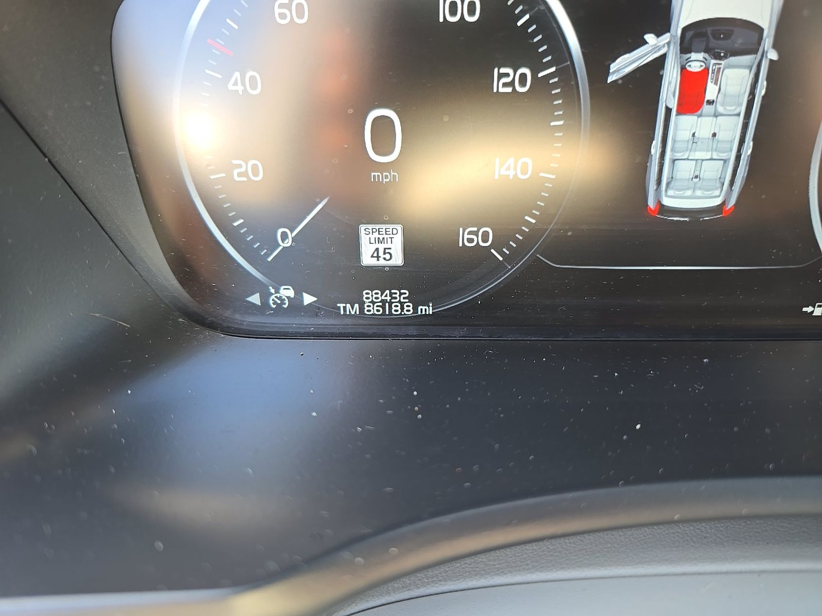 2018 Volvo XC90 T6 Momentum AWD