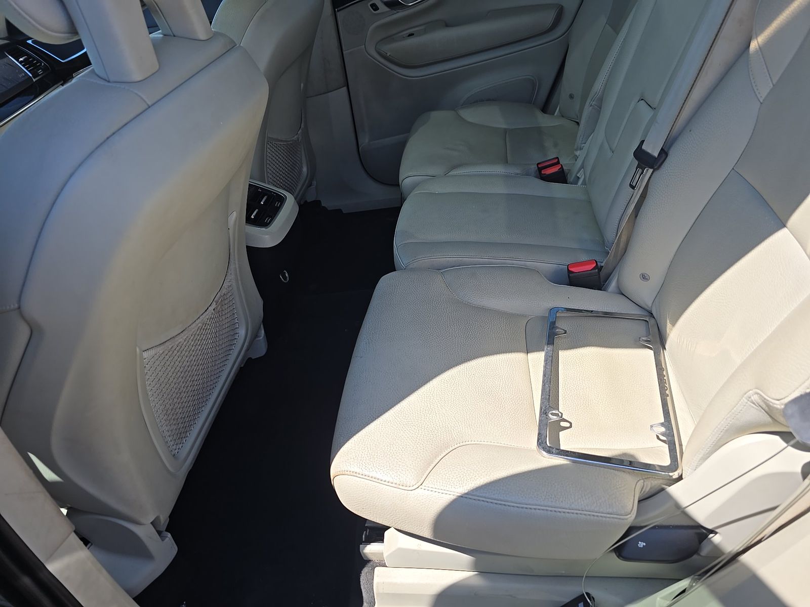 2018 Volvo XC90 T6 Momentum AWD