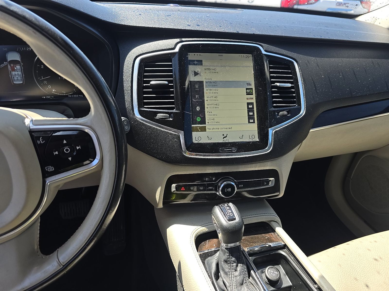 2018 Volvo XC90 T6 Momentum AWD