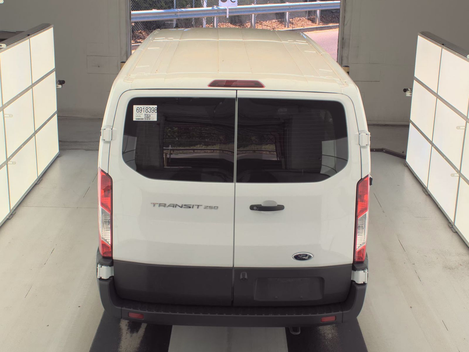 FORD TRANSIT 250 - 6