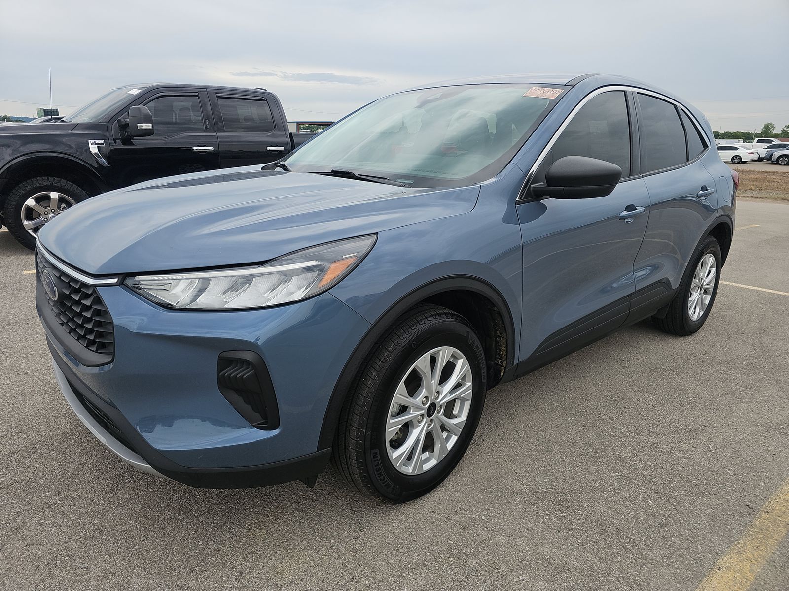 FORD ESCAPE - 1