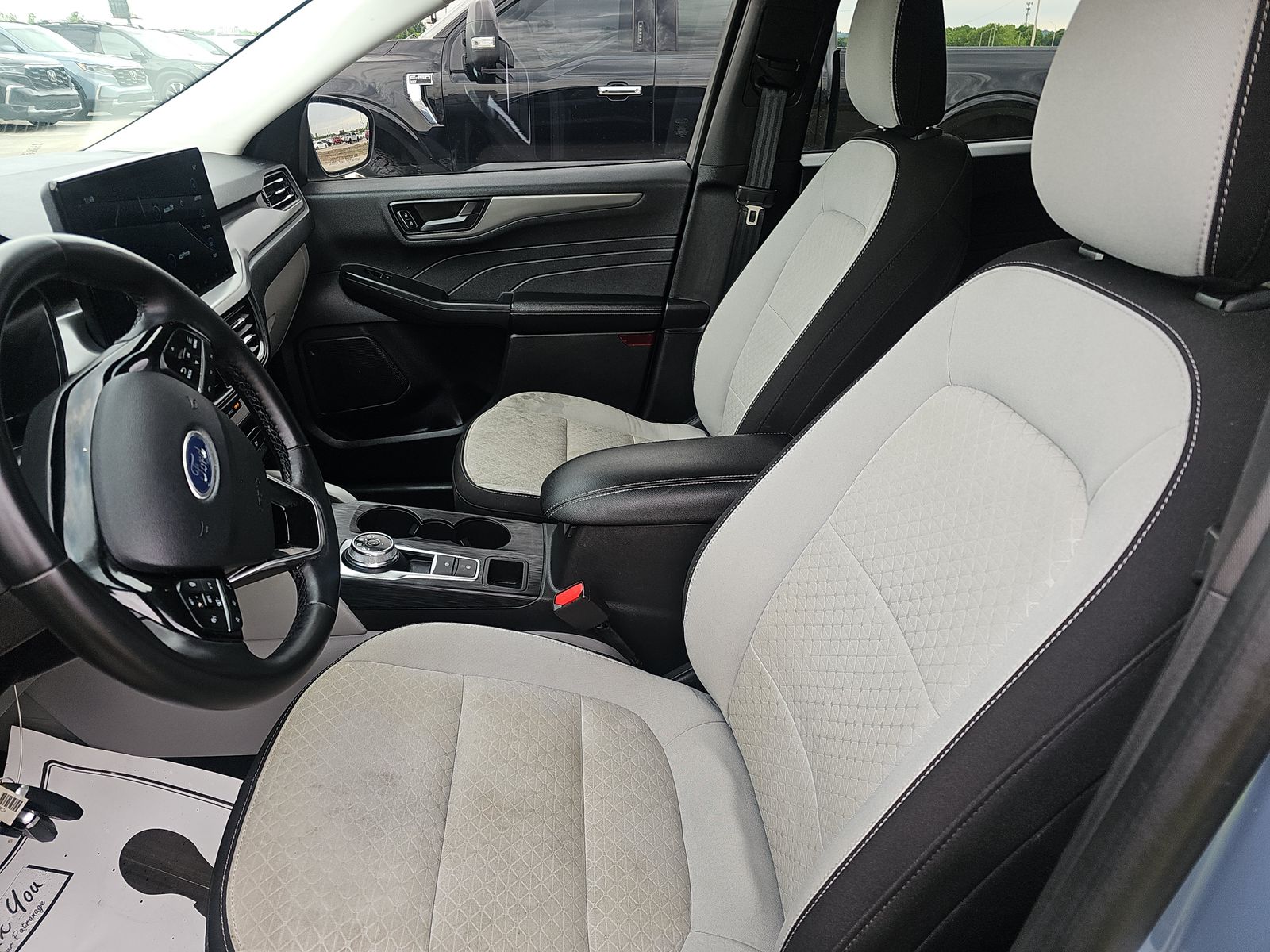 FORD ESCAPE - 8