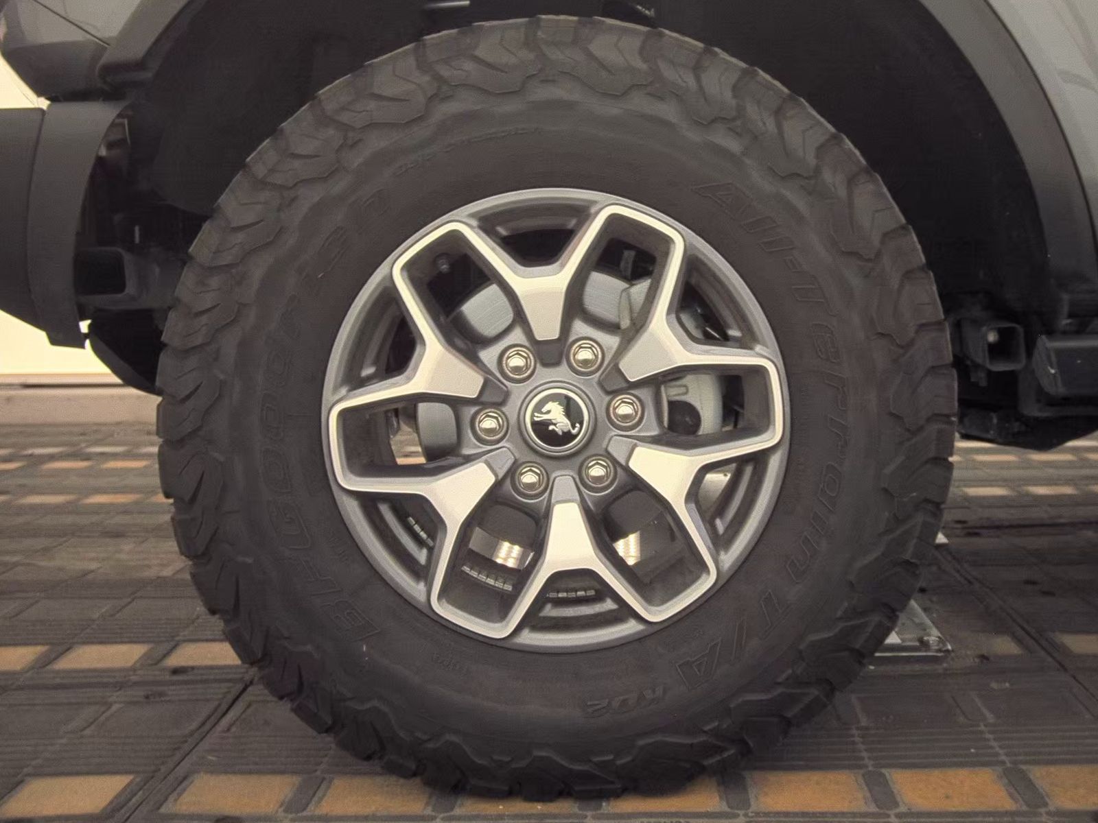FORD BRONCO - 10