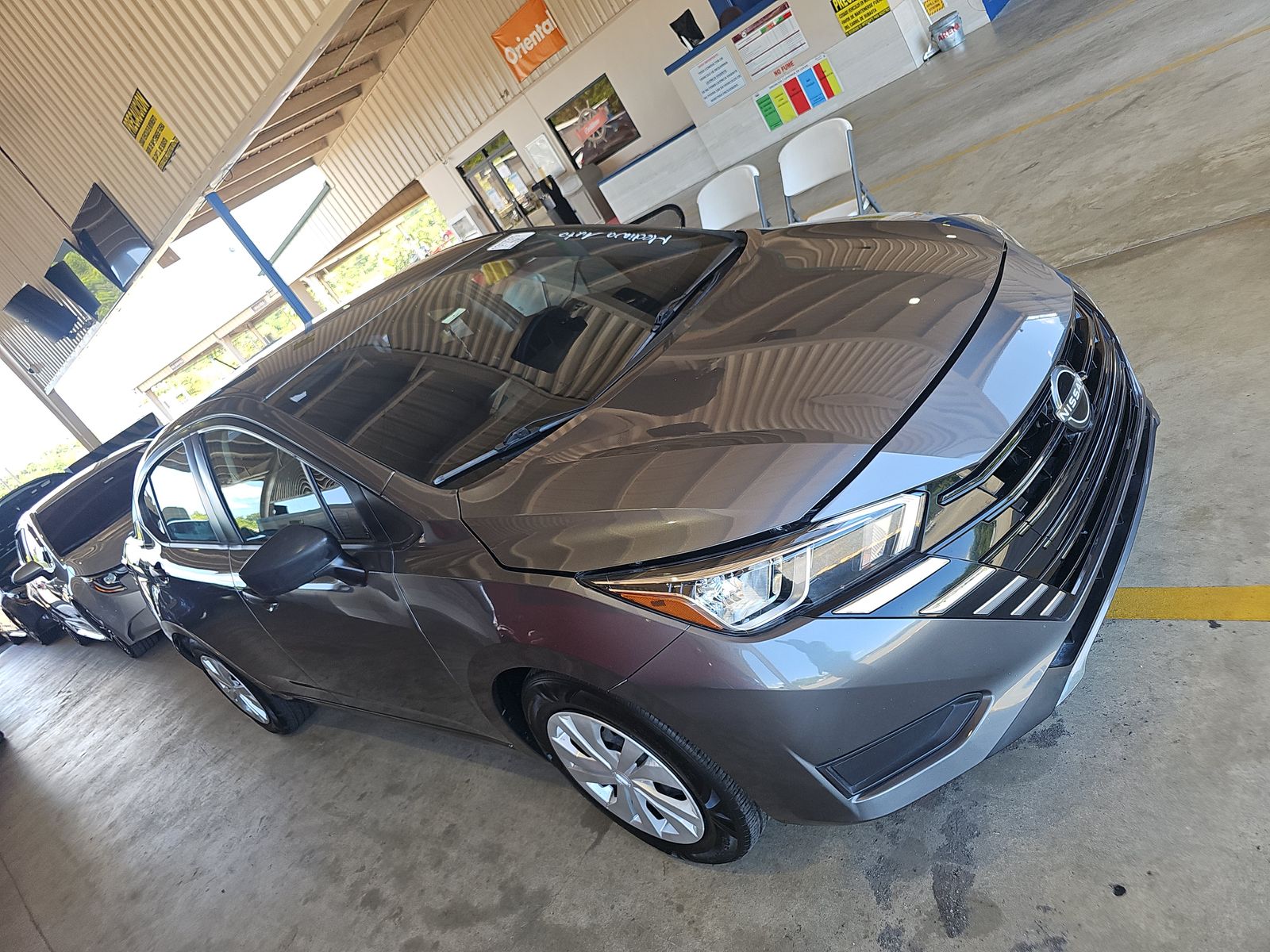 NISSAN VERSA - 4