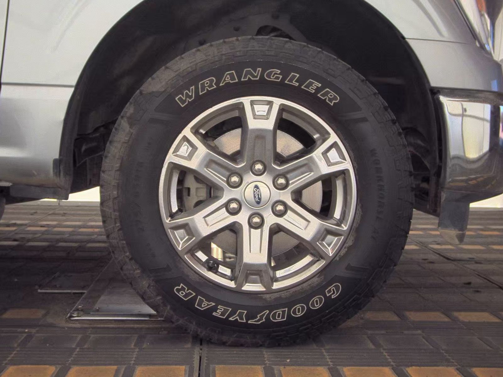 2023 Ford F-150 Lariat AWD