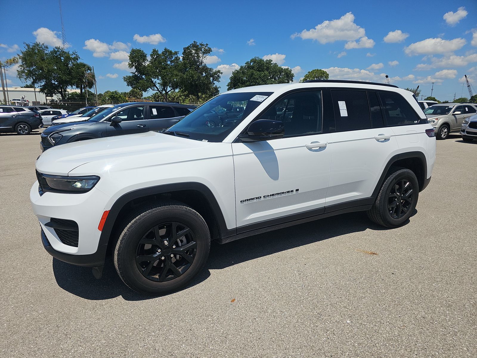 2024 Jeep Grand Cherokee Altitude RWD