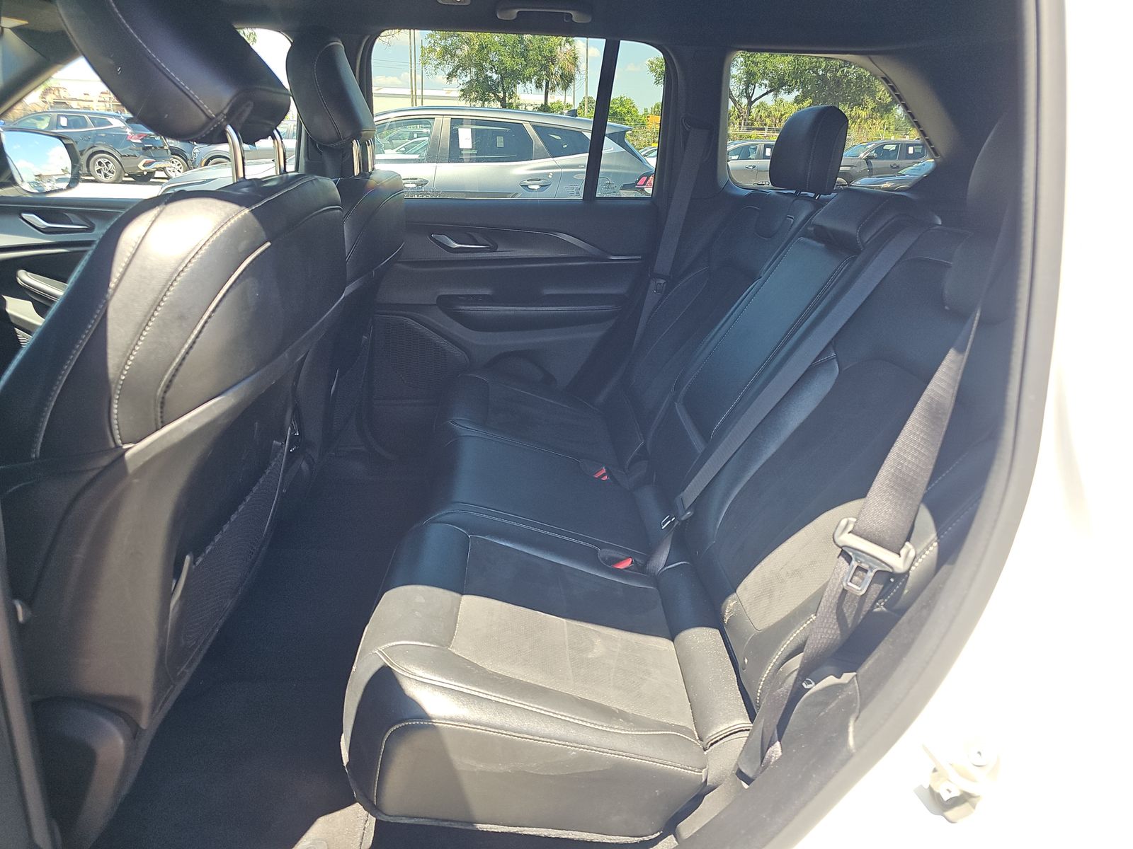 2024 Jeep Grand Cherokee Altitude RWD