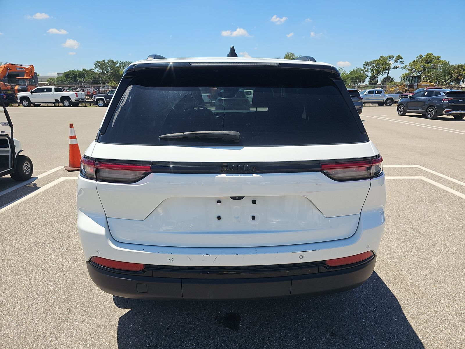 2024 Jeep Grand Cherokee Altitude RWD
