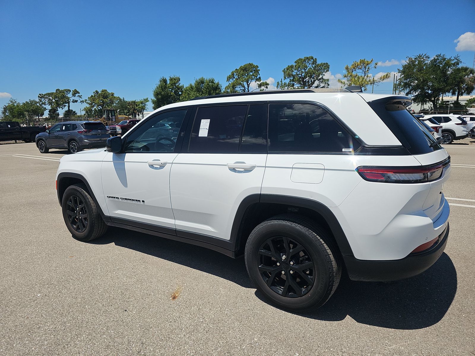 2024 Jeep Grand Cherokee Altitude RWD