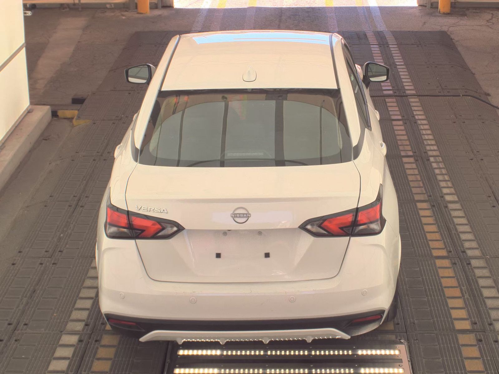 NISSAN VERSA - 7