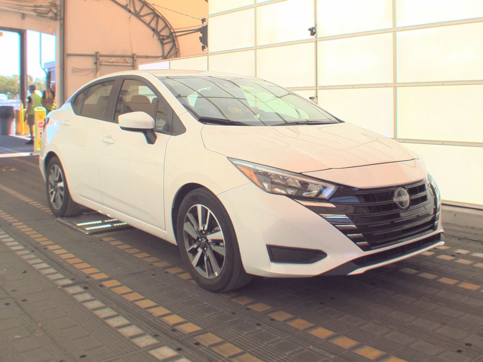 NISSAN VERSA - 5