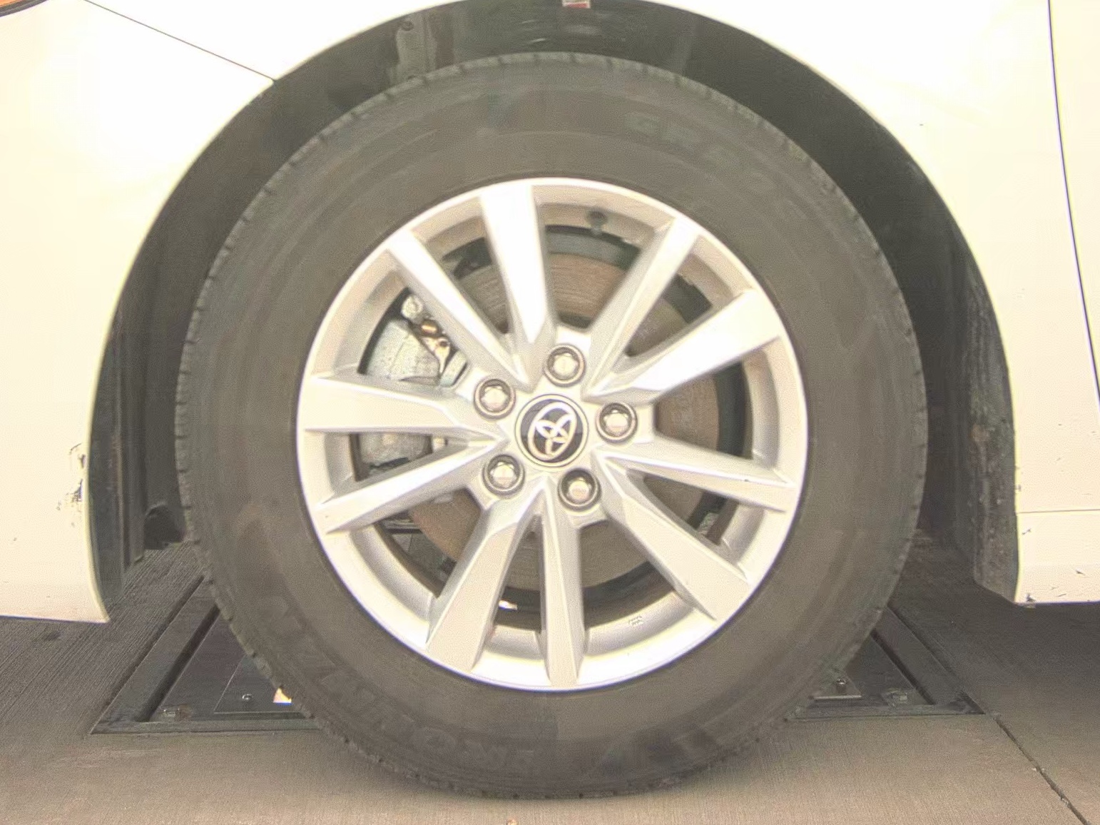 TOYOTA CAMRY - 10