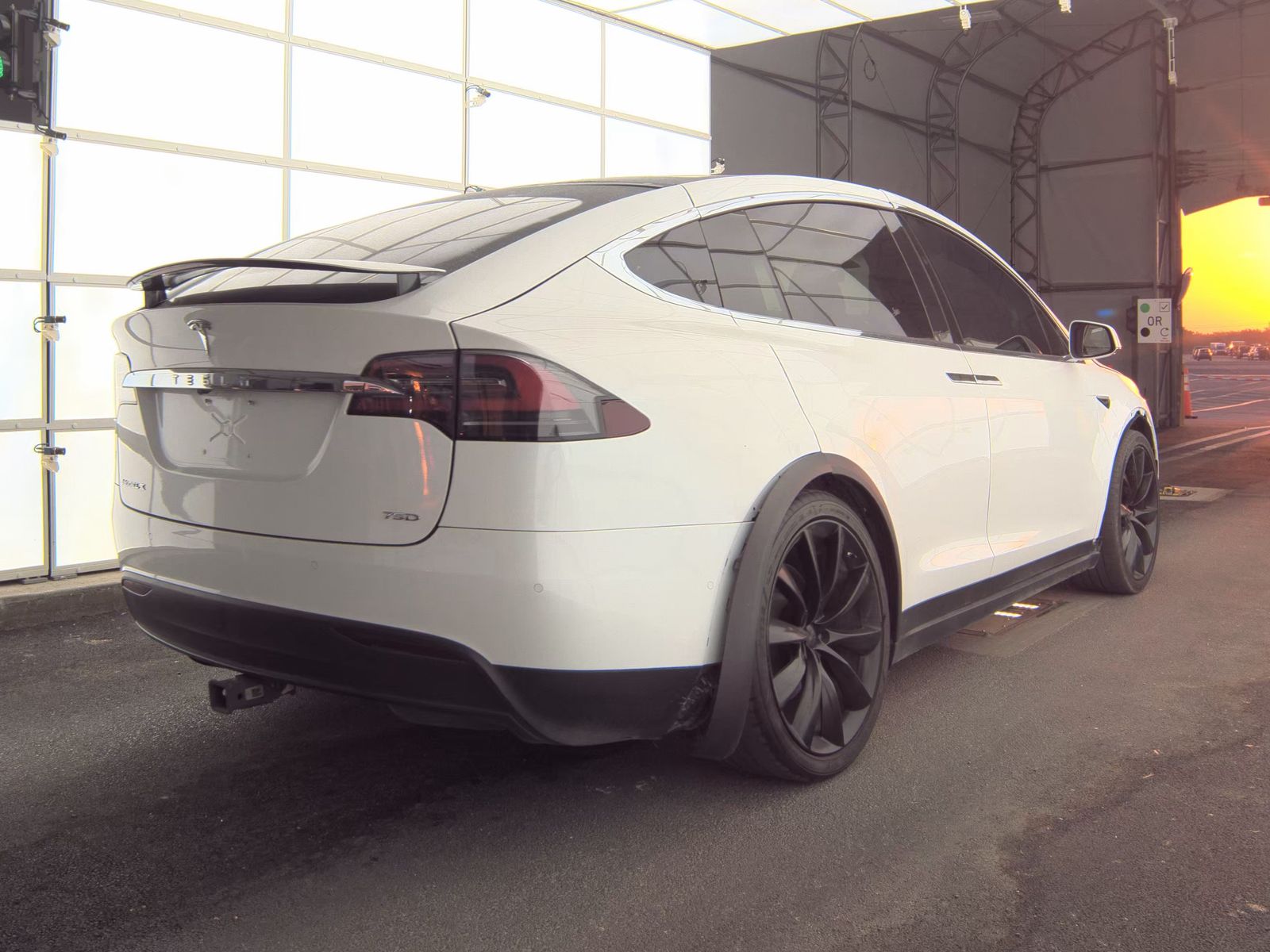TESLA MODEL X - 5