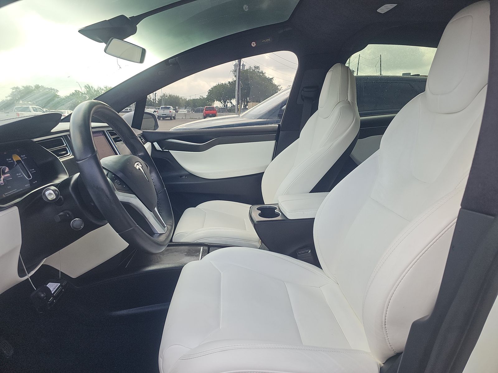 TESLA MODEL X - 8