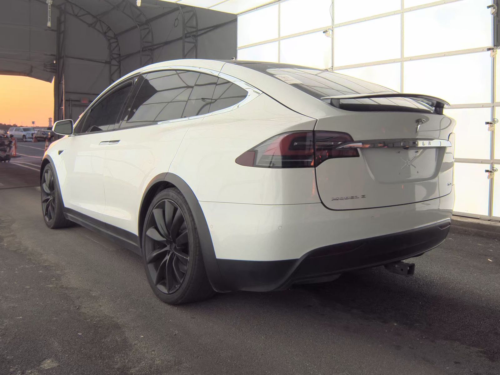 TESLA MODEL X - 7