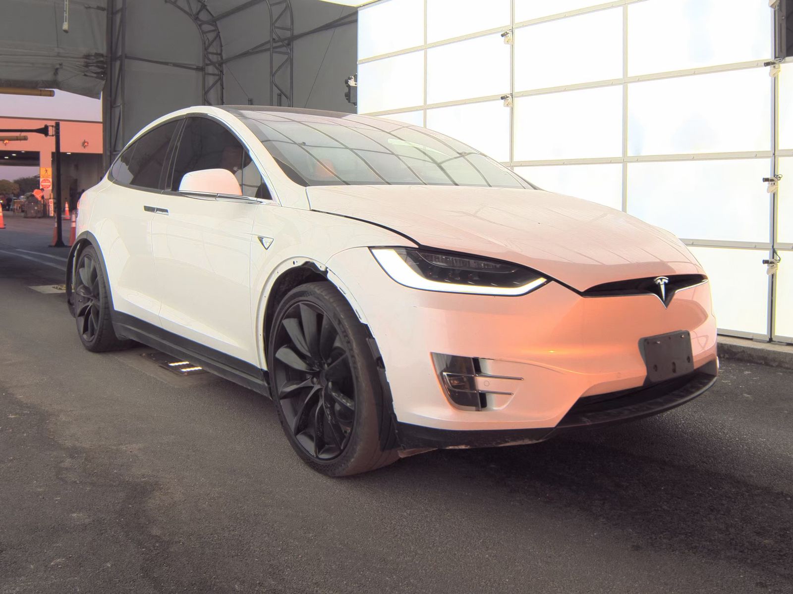 TESLA MODEL X - 4