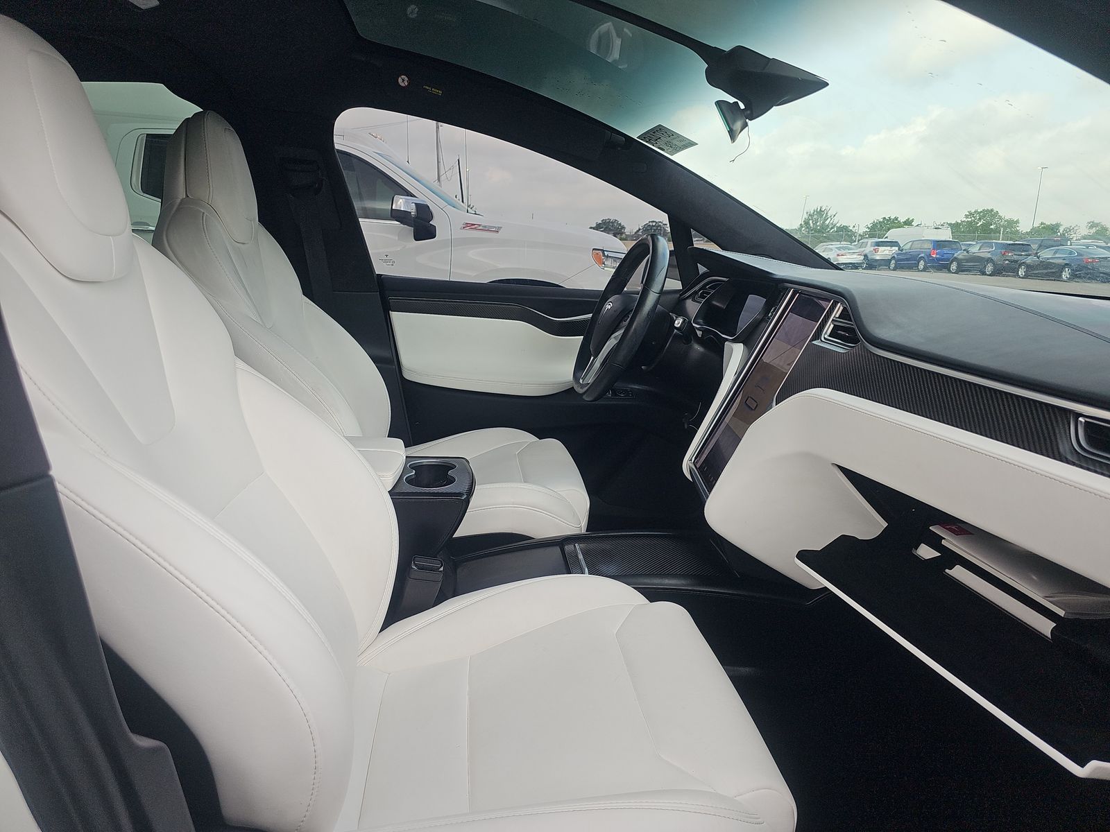 TESLA MODEL X - 9