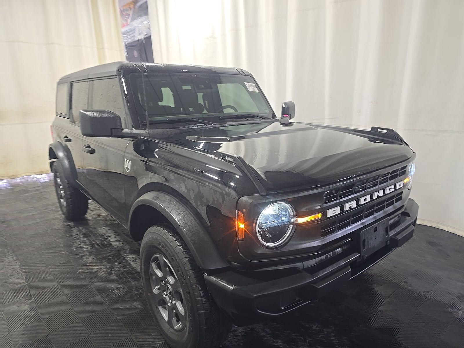 FORD BRONCO - 4