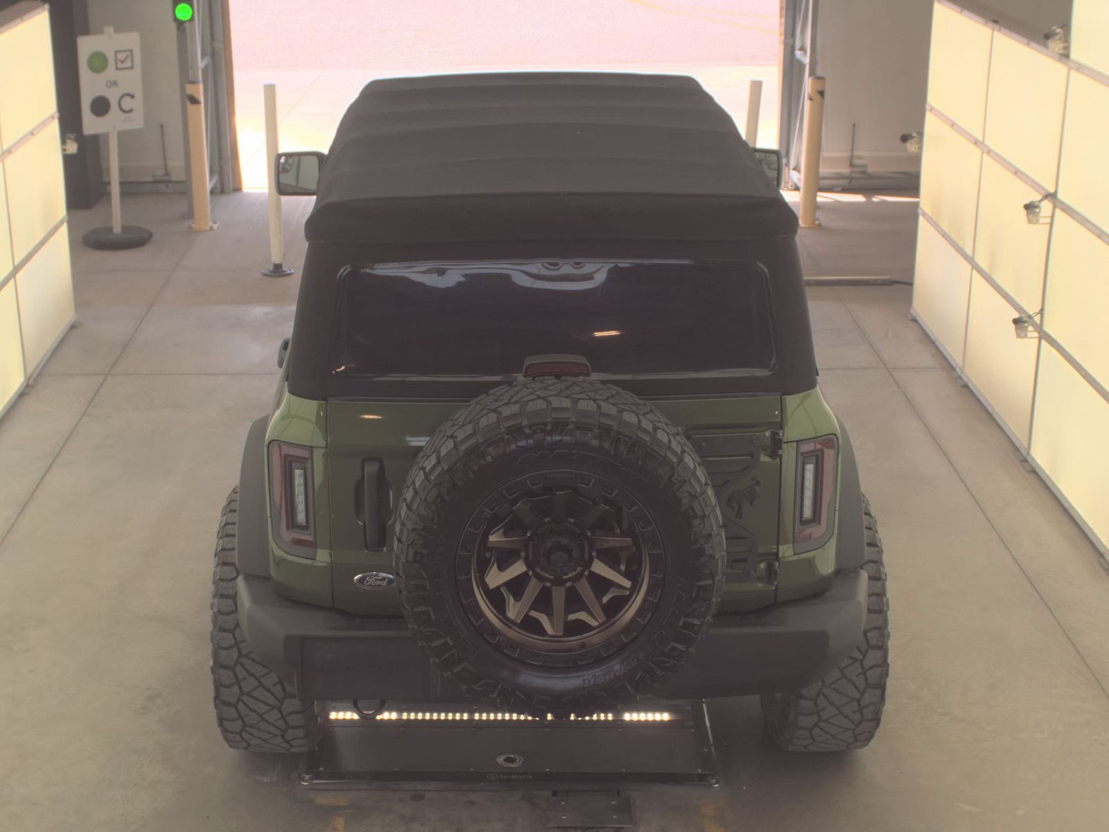 FORD BRONCO - 7