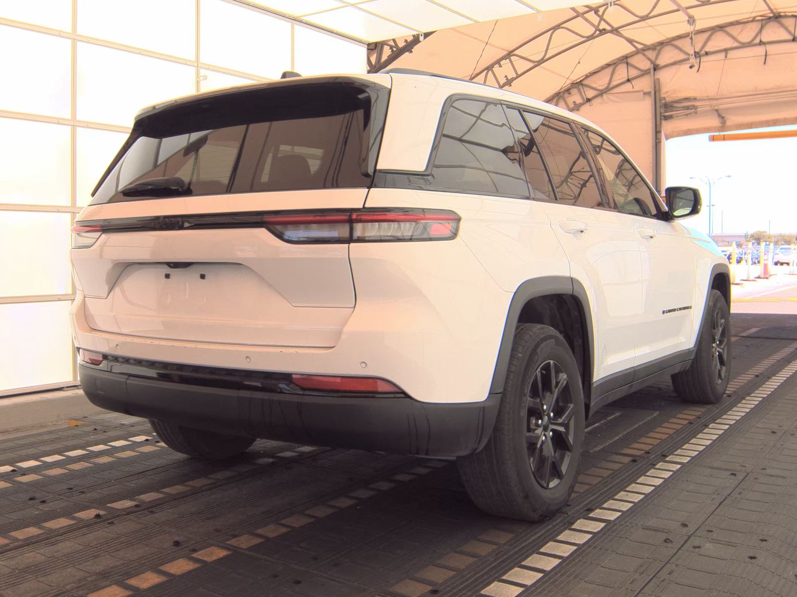 2024 Jeep Grand Cherokee Altitude RWD