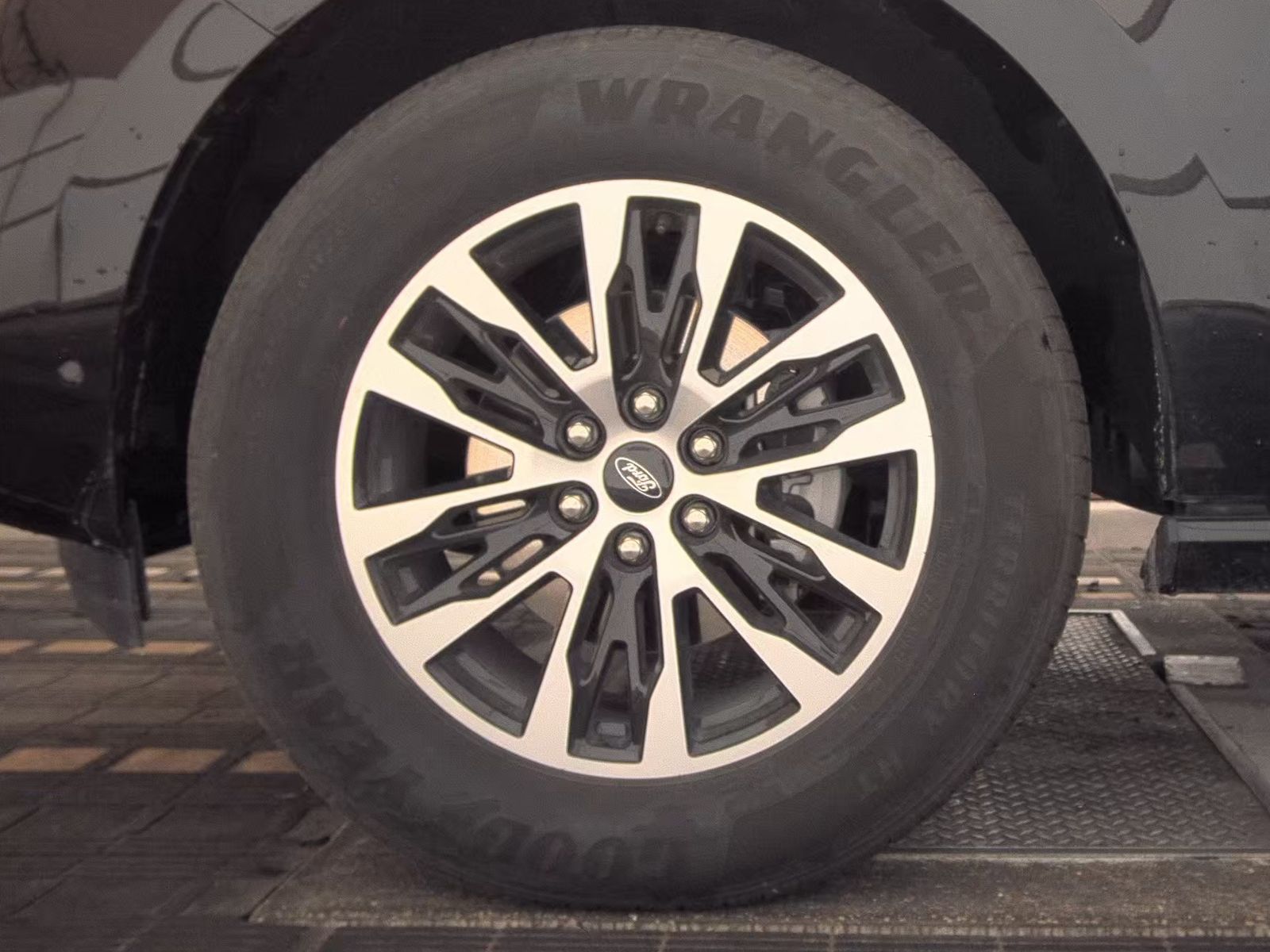 FORD EXPEDITION - 10