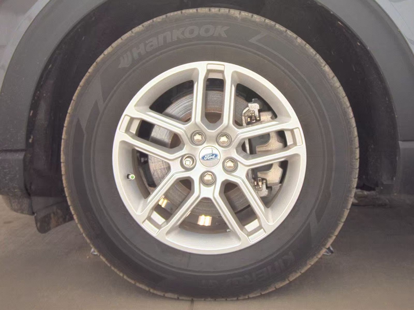 FORD EXPLORER - 10