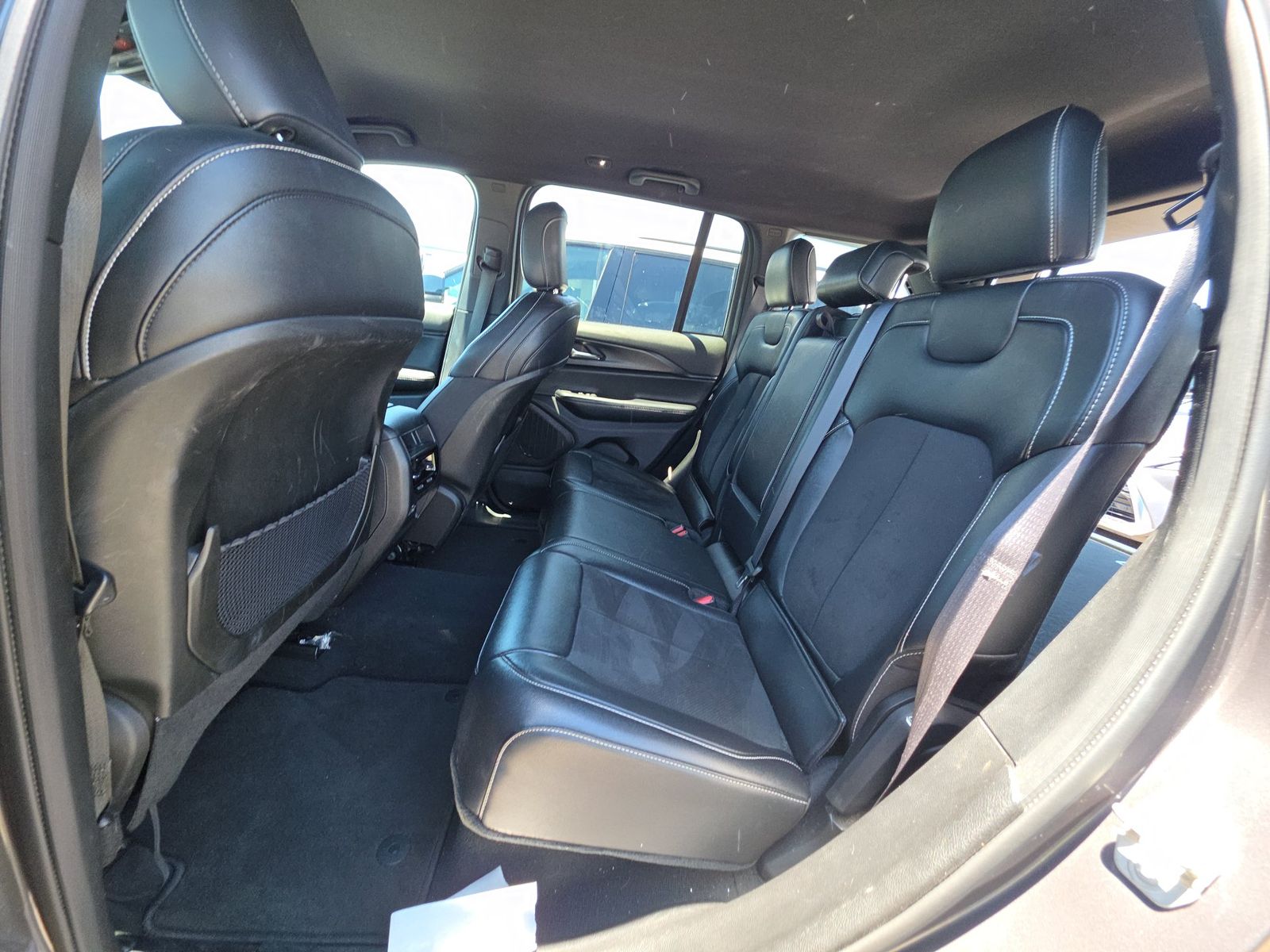 2024 Jeep Grand Cherokee Altitude RWD