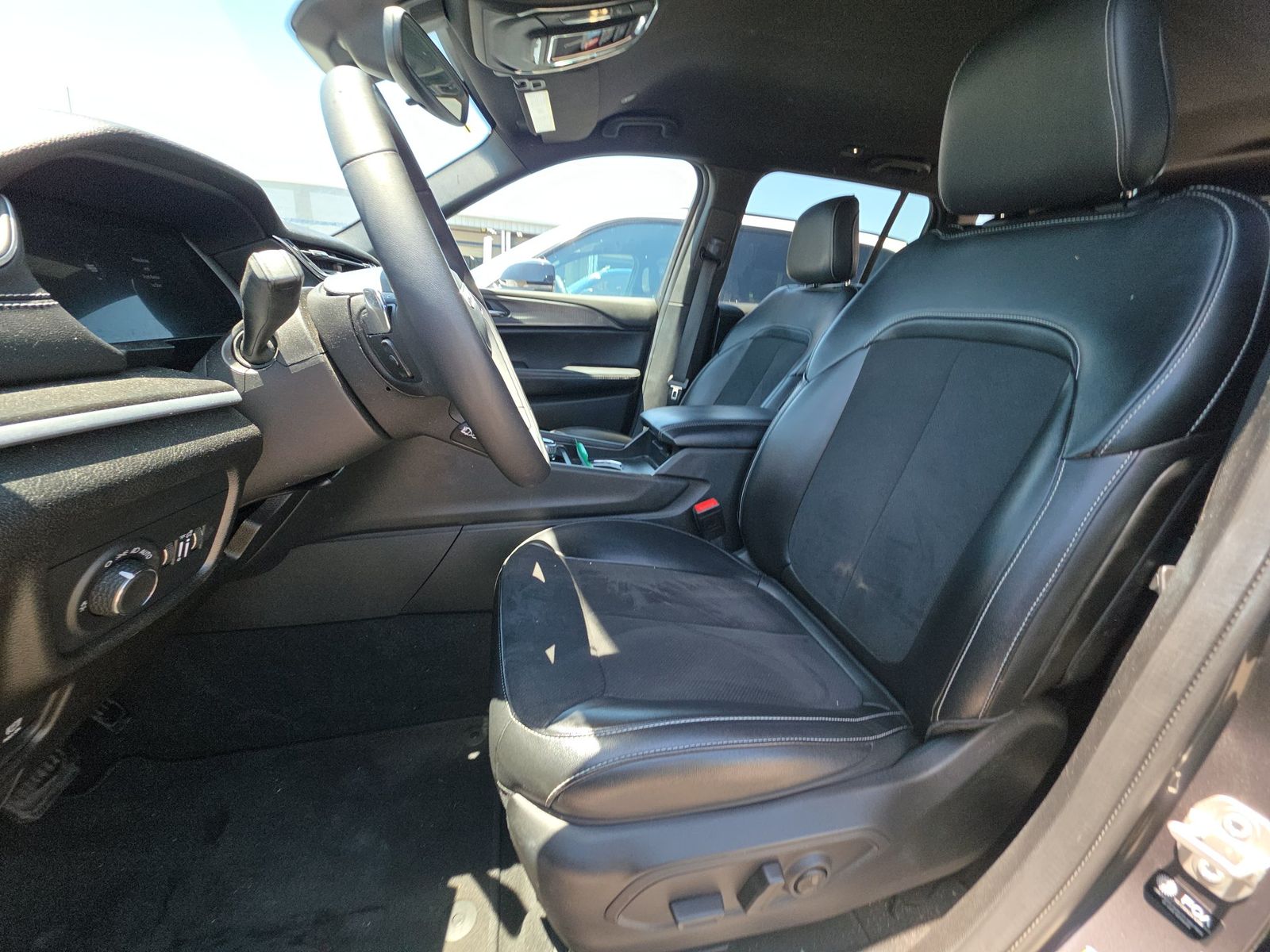 2024 Jeep Grand Cherokee Altitude RWD