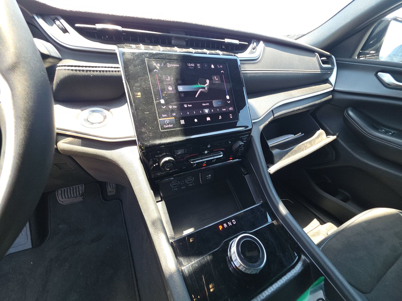 2024 Jeep Grand Cherokee Altitude RWD